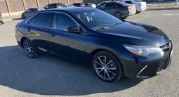Toyota Camry 2017 года за 7 300 000 тг. в Атырау – фото 3