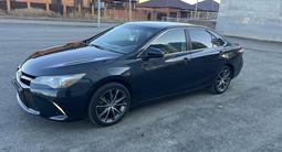 Toyota Camry 2017 года за 7 300 000 тг. в Атырау