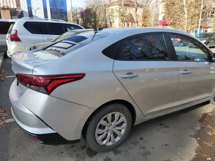 Hyundai Accent 2022 года за 8 000 000 тг. в Караганда – фото 2