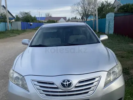 Toyota Camry 2008 года за 5 400 000 тг. в Актобе – фото 2