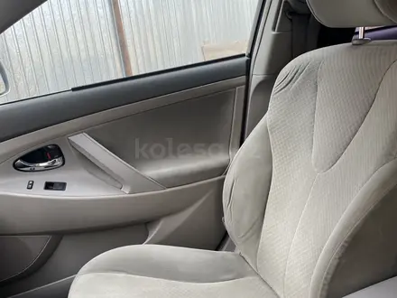 Toyota Camry 2008 года за 5 400 000 тг. в Актобе – фото 19