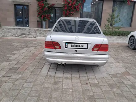 Mercedes-Benz E 280 1996 года за 3 500 000 тг. в Актау – фото 4