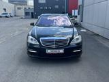 Mercedes-Benz S 500 2007 года за 10 200 000 тг. в Астана