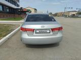 Hyundai Sonata 2005 года за 3 500 000 тг. в Актобе – фото 2