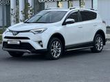 Toyota RAV4 2017 года за 16 000 000 тг. в Шымкент – фото 2