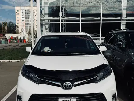 Toyota Sienna 2014 года за 8 900 000 тг. в Уральск