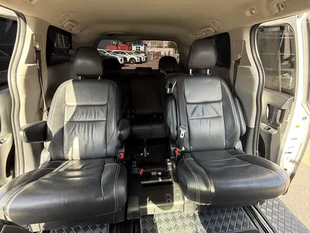 Toyota Sienna 2014 года за 8 900 000 тг. в Уральск – фото 9