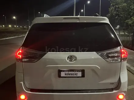 Toyota Sienna 2014 года за 8 900 000 тг. в Уральск – фото 16