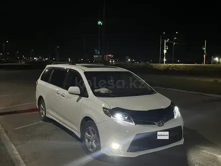 Toyota Sienna 2014 года за 8 900 000 тг. в Уральск – фото 17