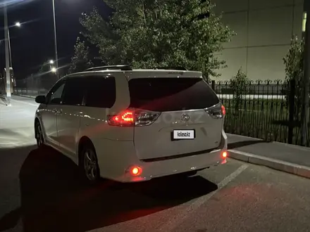 Toyota Sienna 2014 года за 8 900 000 тг. в Уральск – фото 20