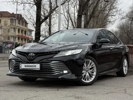 Toyota Camry 2018 года за 13 500 000 тг. в Алматы