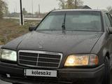 Mercedes-Benz C 180 1993 года за 1 400 000 тг. в Кокшетау – фото 2
