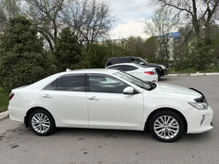 Toyota Camry 2017 года за 10 800 000 тг. в Тараз – фото 3