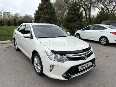 Toyota Camry 2017 года за 10 800 000 тг. в Тараз – фото 2