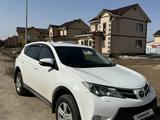 Toyota RAV4 2014 года за 10 600 000 тг. в Астана – фото 2