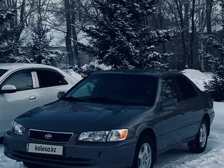 Toyota Camry 1999 года за 3 300 000 тг. в Усть-Каменогорск