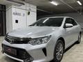 Toyota Camry 2015 года за 10 300 000 тг. в Астана – фото 2
