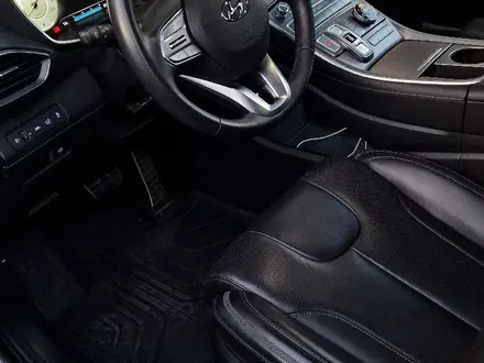 Hyundai Santa Fe 2021 года за 18 000 000 тг. в Алматы – фото 12