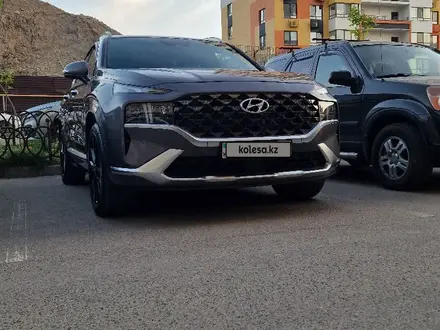 Hyundai Santa Fe 2021 года за 18 000 000 тг. в Алматы – фото 3