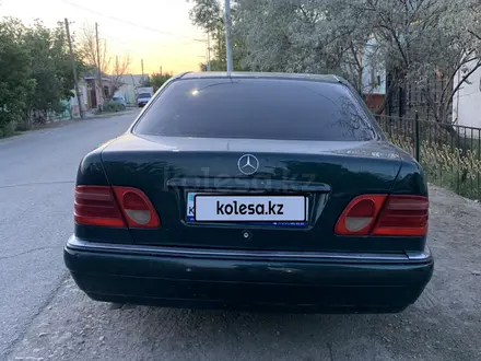 Mercedes-Benz E 280 1996 года за 2 100 000 тг. в Кызылорда – фото 4