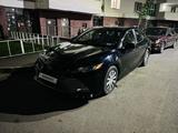 Toyota Camry 2018 года за 10 500 000 тг. в Астана