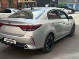 Kia Rio 2021 года за 7 350 000 тг. в Караганда – фото 2