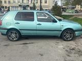 Volkswagen Golf 1993 годаүшін1 300 000 тг. в Тараз