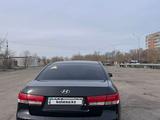 Hyundai Sonata 2005 года за 3 200 000 тг. в Темиртау – фото 2