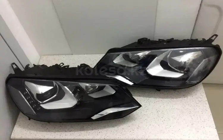 Фара Volkswagen Touareg ксенон адаптив за 180 000 тг. в Караганда