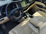 Toyota Highlander 2016 годаүшін12 000 000 тг. в Актобе – фото 5