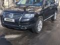 Volkswagen Touareg 2006 годаfor6 500 000 тг. в Алматы – фото 16