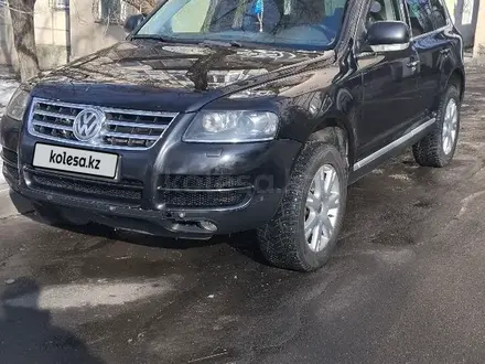 Volkswagen Touareg 2006 года за 6 500 000 тг. в Алматы – фото 16