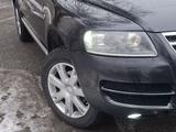 Volkswagen Touareg 2006 года за 4 500 000 тг. в Алматы