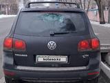 Volkswagen Touareg 2006 годаүшін6 500 000 тг. в Алматы – фото 5