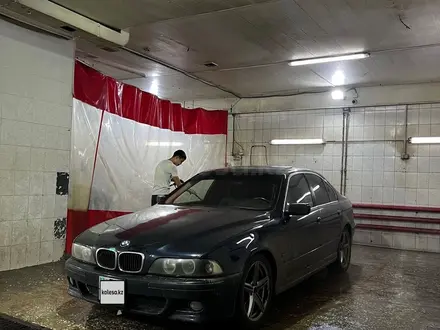 BMW 528 1998 года за 2 500 000 тг. в Астана