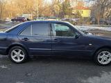 Mercedes-Benz E 240 1998 года за 1 600 000 тг. в Усть-Каменогорск – фото 4