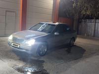 Mercedes-Benz C 200 2002 года за 2 850 000 тг. в Алматы