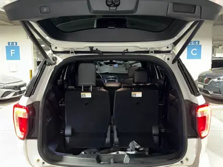 Ford Explorer 2018 года за 12 400 000 тг. в Алматы – фото 29