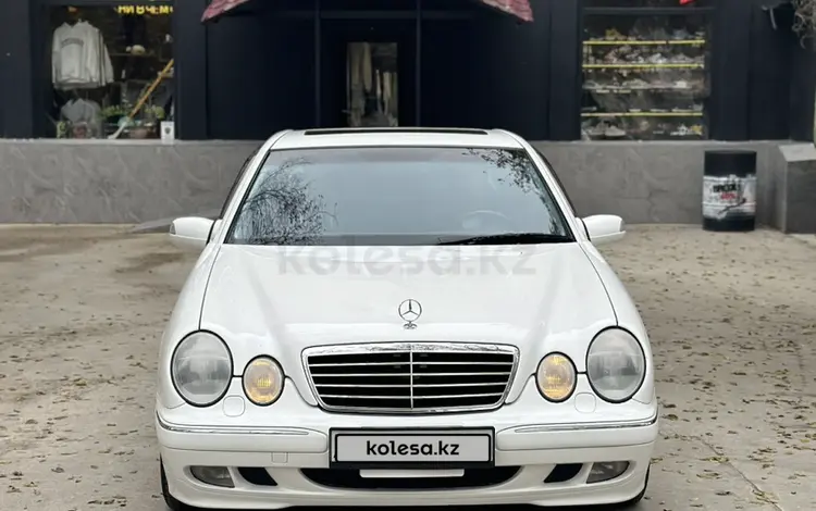 Mercedes-Benz E 320 2000 годаfor5 700 000 тг. в Атырау