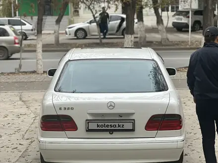 Mercedes-Benz E 320 2000 года за 5 700 000 тг. в Атырау – фото 10