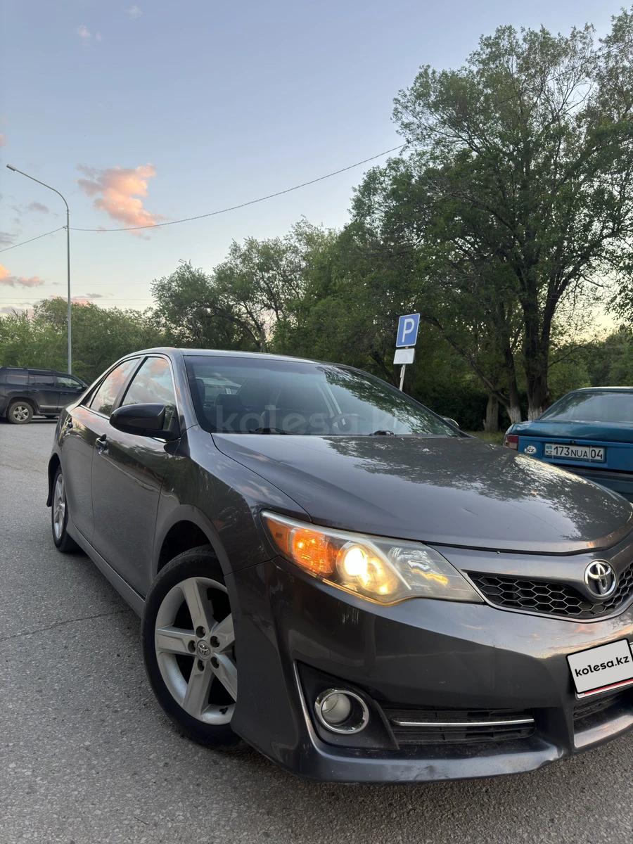 Toyota Camry 2014 г.