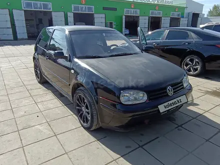 Volkswagen Golf 2002 года за 2 500 000 тг. в Актобе