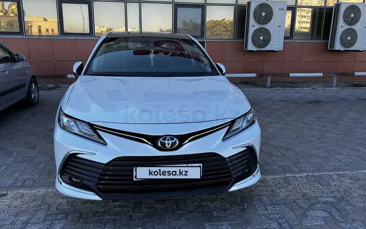 Toyota Camry 2022 года за 17 300 000 тг. в Актау