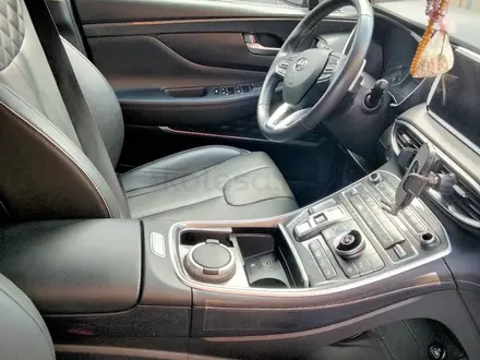 Hyundai Santa Fe 2021 года за 14 500 000 тг. в Астана