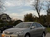 Toyota Camry 2005 года за 7 800 000 тг. в Шымкент – фото 2