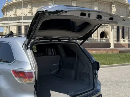 Toyota Highlander 2016 года за 9 990 000 тг. в Атырау – фото 13