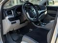 Toyota Highlander 2016 года за 9 990 000 тг. в Атырау – фото 14