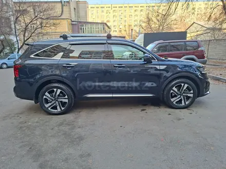 Kia Sorento 2022 года за 15 900 000 тг. в Алматы – фото 2