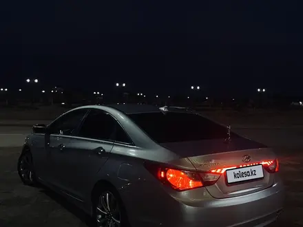 Hyundai Sonata 2012 года за 5 000 000 тг. в Атырау – фото 15