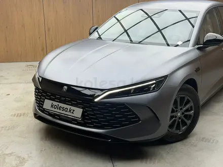 BYD Qin L DM-i Leading 2025 года за 10 700 000 тг. в Астана – фото 4